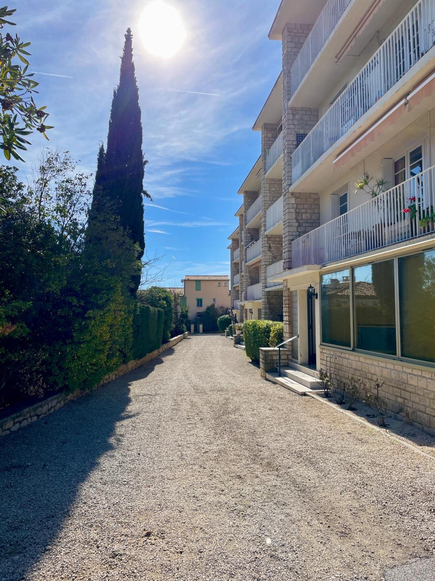 Appartamento Au Coeur Et Au Calme De Bandol, Parking Et Climatisation Esterno foto